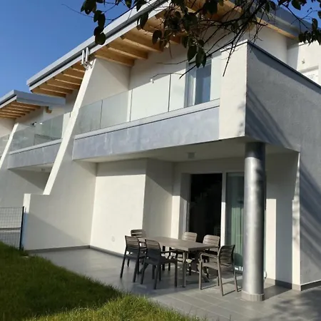 Seaside With A Charming Garden *